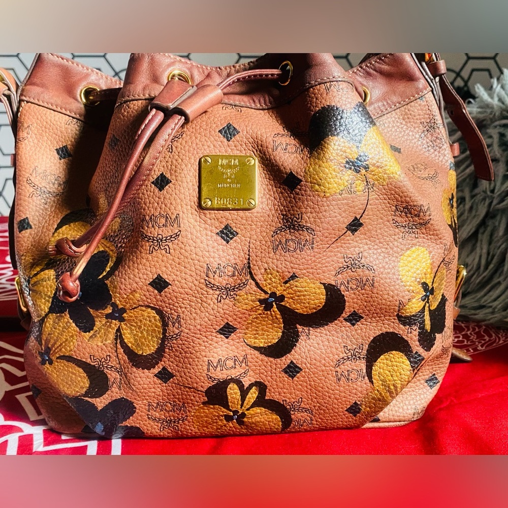 💯% AUTHENTIC Limited edition MCM Brown Visetos Leather Drawstring Bucket Bag